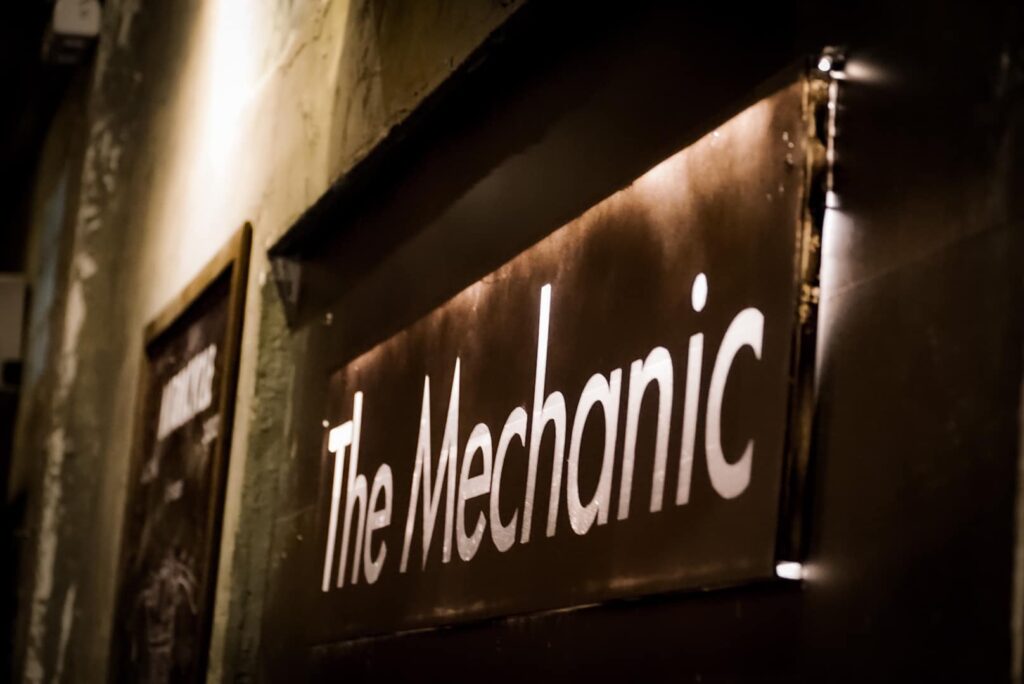 The Mechanic Bar: trải nghiệm nhậu ở xưởng máy cực cool