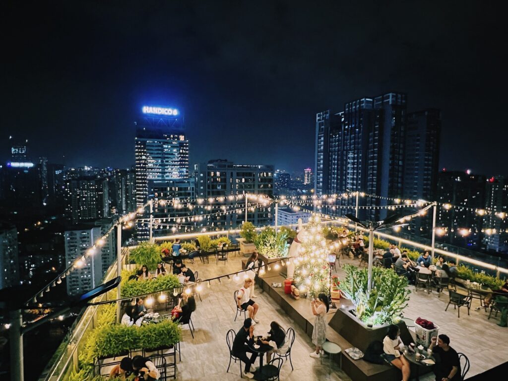 Trill Rooftop Cafe - Số 1 Nguỵ Như Kon Tum, Hà Nội