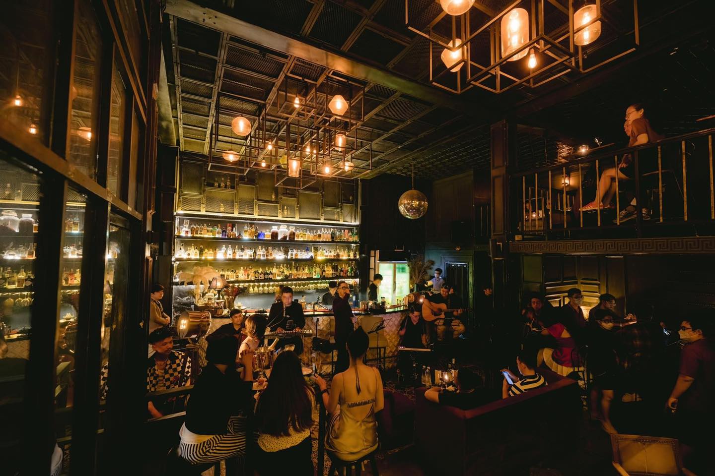 Hidden Bar - một phong cách quán bar đặc biệt tại Sài Gòn