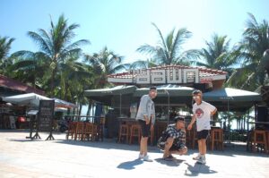 The Dawn Beach Bar - cùng quẫy với hội bạn trên bãi biển đẹp nhất Đà Nẵng