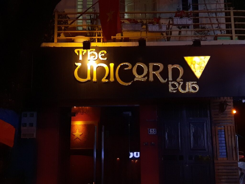 The Unicorn Pub - hạt ngọc giữa lòng Thủ đô