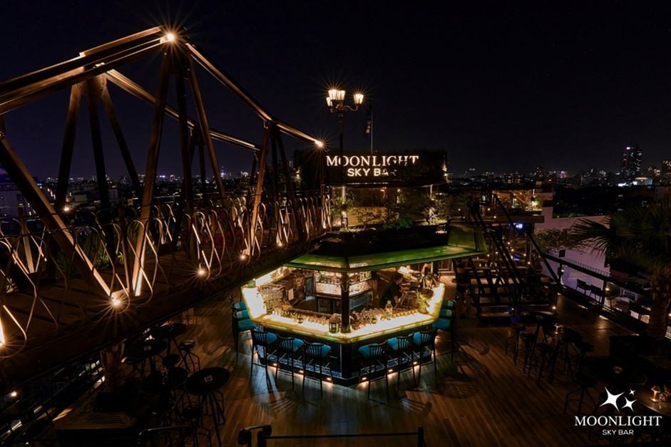 Top 10+ sky bar Hà Nội sang trọng bắt trọn view thành phố