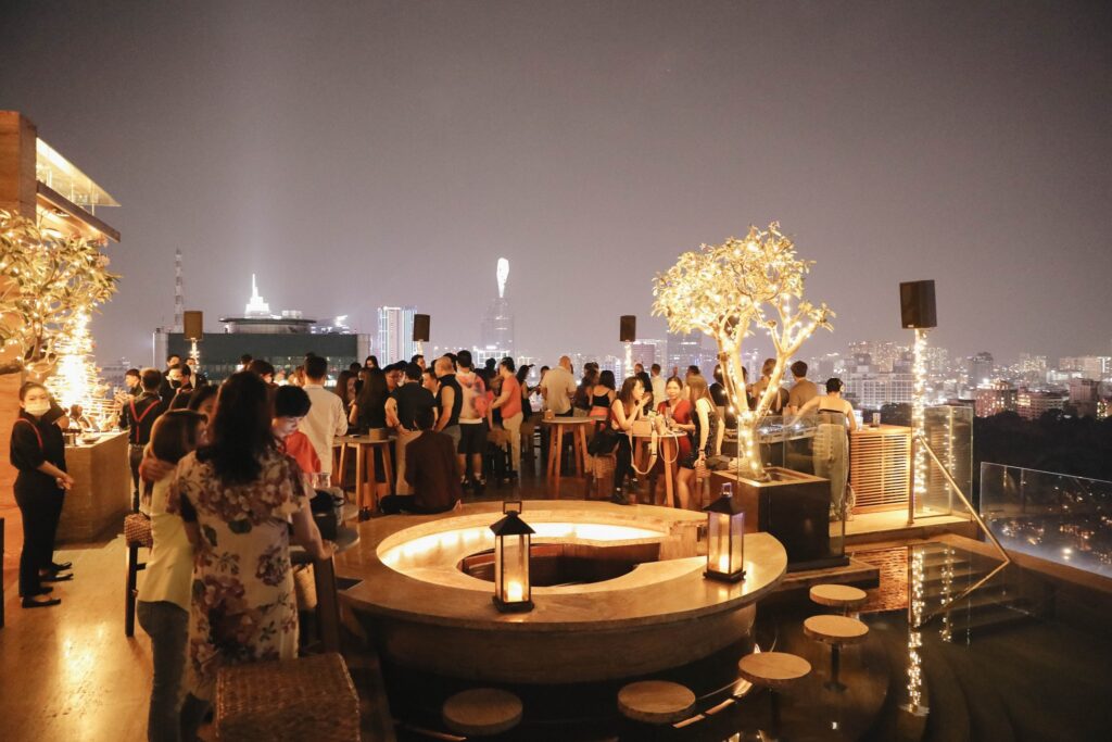 Social Club Rooftop - quán bar hiện đại với view ngắm cảnh số 1 Sài Gòn