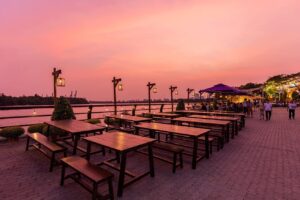 LALALAND - Bình Khánh