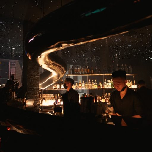 Bar hay Club? Đâu là nơi hoàn hảo để bạn khép lại năm cũ thật ấn tượng?