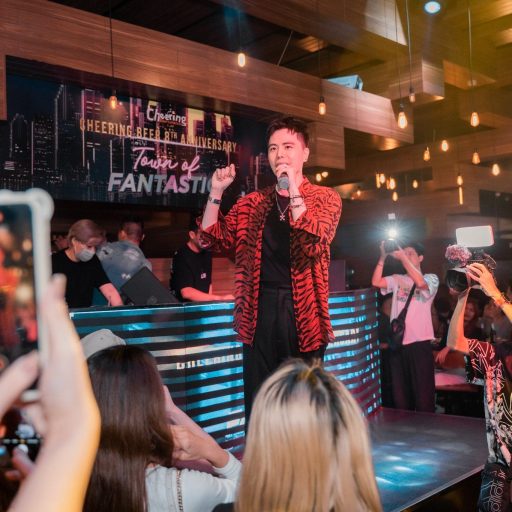 Ca sĩ Trịnh Thăng Bình khuấy đảo đêm nhạc mừng sinh nhật CHEERING BEER tròn 8 tuổi