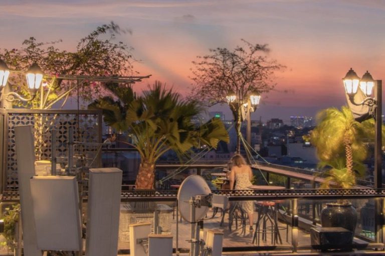 Diamond Sky Bar - Quán bar có view đẹp nhất tại Hà Nội