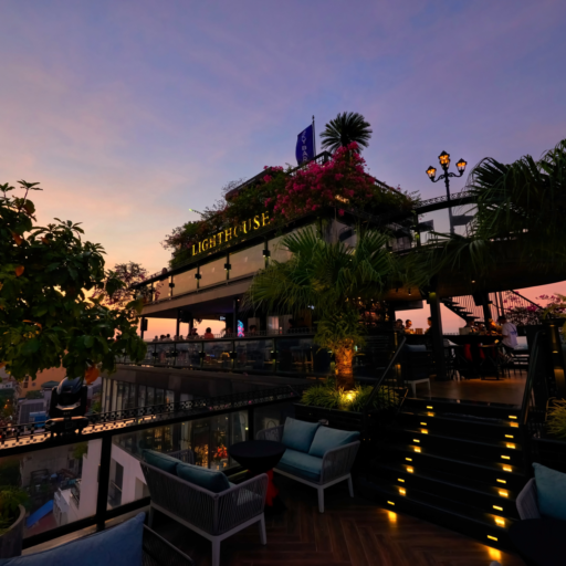 LIGHTHOUSE SKY BAR- 27 Hàng Bè