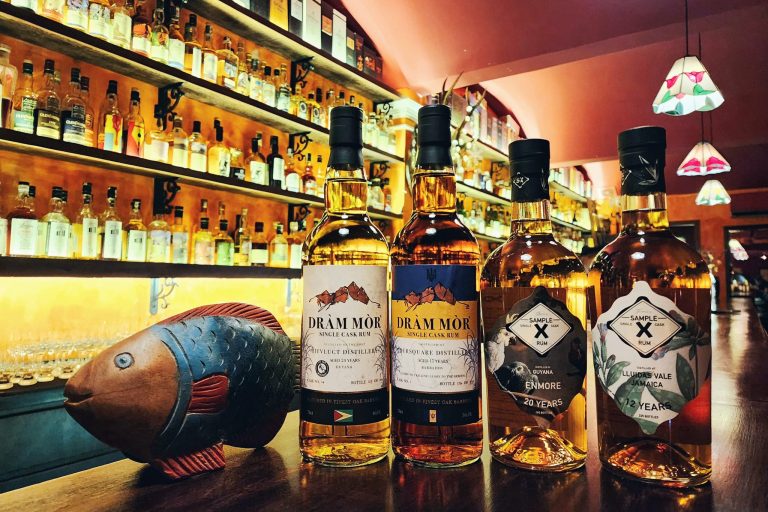PK Maltroom - hidden bar cổ điển nổi tiếng tại Sài Gòn