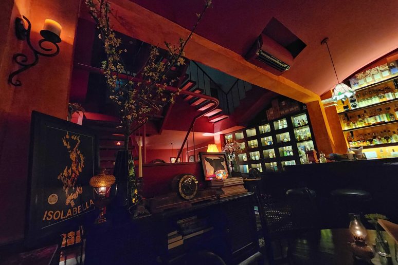PK Maltroom - hidden bar cổ điển nổi tiếng tại Sài Gòn