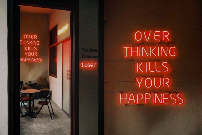 The loser bar - quán bar của người nổi tiếng có gì đặc biệt?
