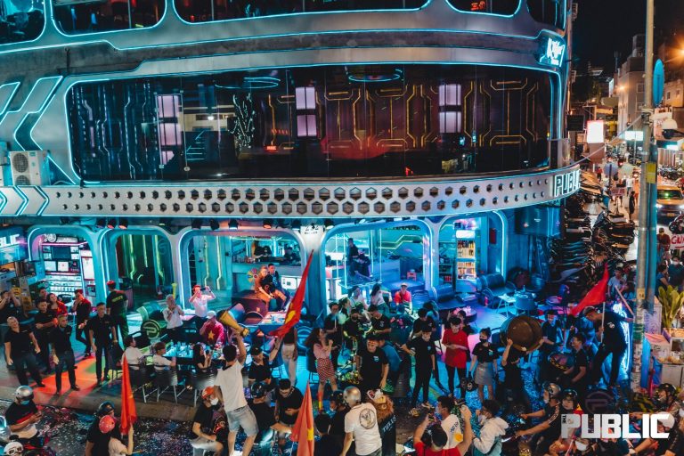 The Public - quán bar mang phong cách đường phố
