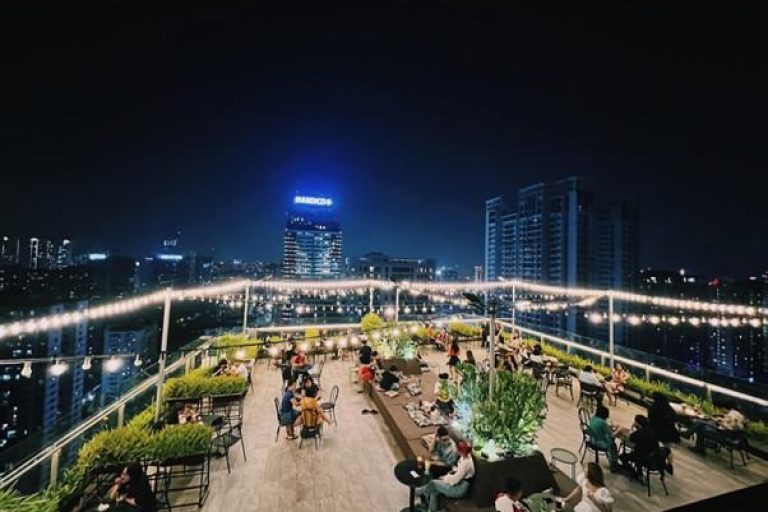 Trill Rooftop Cafe - Số 1 Nguỵ Như Kon Tum, Hà Nội