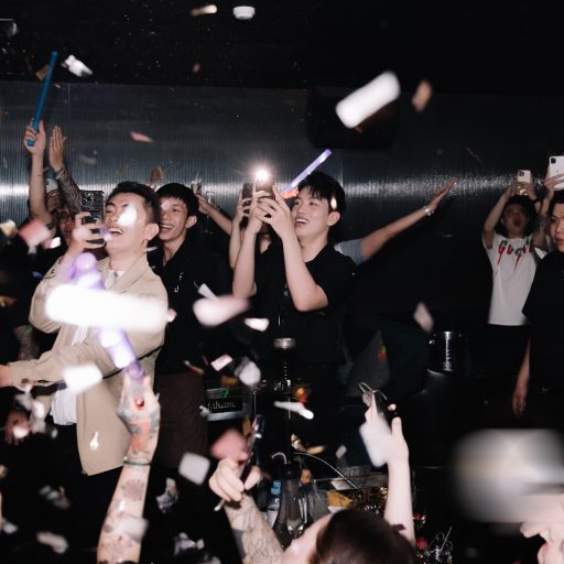 Văn hóa đi Bar của giới trẻ Sài Gòn và Hà Nội khác nhau như thế nào?